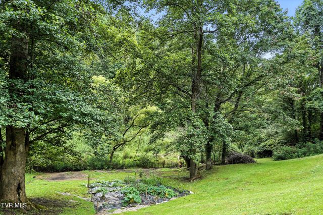 341 Skeetrock Road, Clintwood, VA 24228
