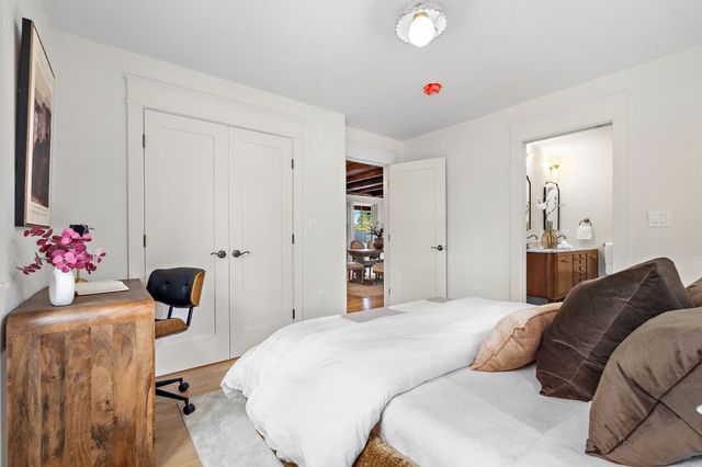 10 Noonhill Rd, Medfield, MA 02052