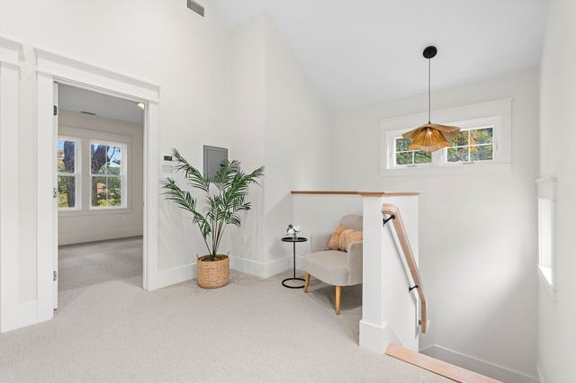 10 Noonhill Rd, Medfield, MA 02052