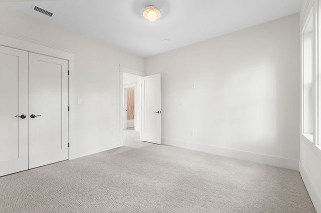 10 Noonhill Rd, Medfield, MA 02052