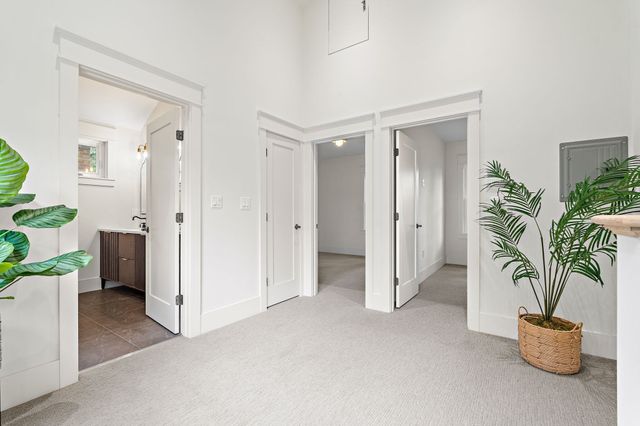10 Noonhill Rd, Medfield, MA 02052