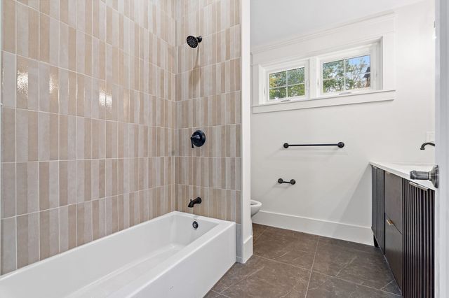 10 Noonhill Rd, Medfield, MA 02052