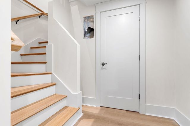 10 Noonhill Rd, Medfield, MA 02052