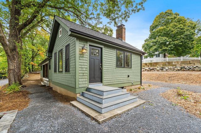 10 Noonhill Rd, Medfield, MA 02052