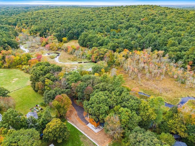 10 Noonhill Rd, Medfield, MA 02052