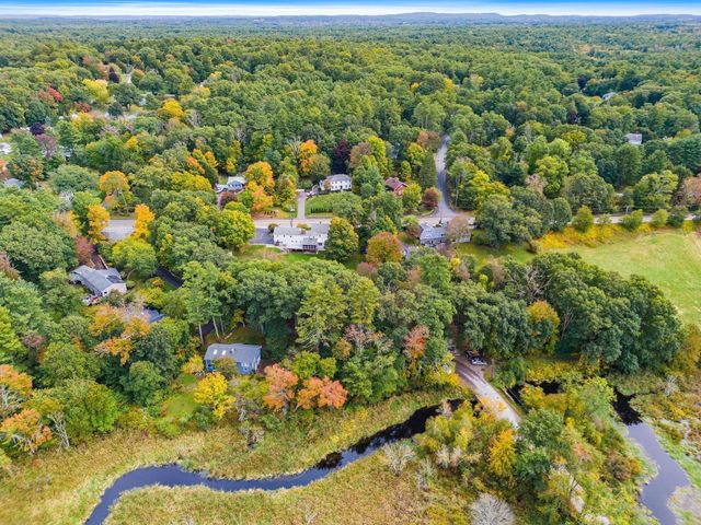 10 Noonhill Rd, Medfield, MA 02052