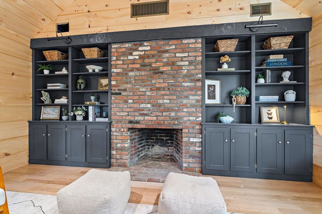 10 Noonhill Rd, Medfield, MA 02052