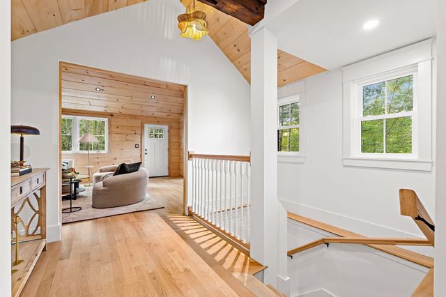 10 Noonhill Rd, Medfield, MA 02052