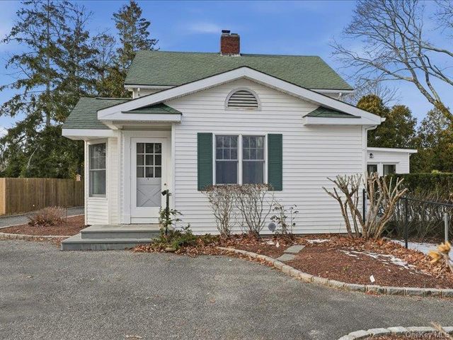 12 Summit Boulevard, Westhampton, NY 11977