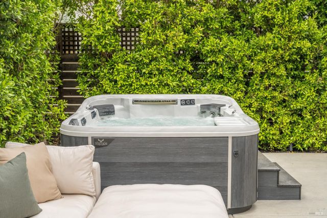 6555 Yount St, Yountville, CA 94599