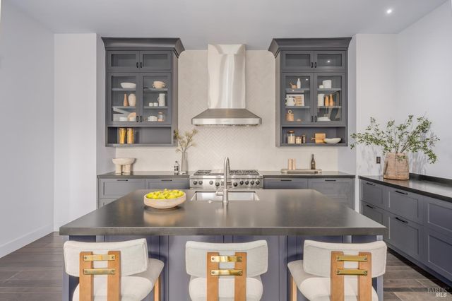 6555 Yount St, Yountville, CA 94599