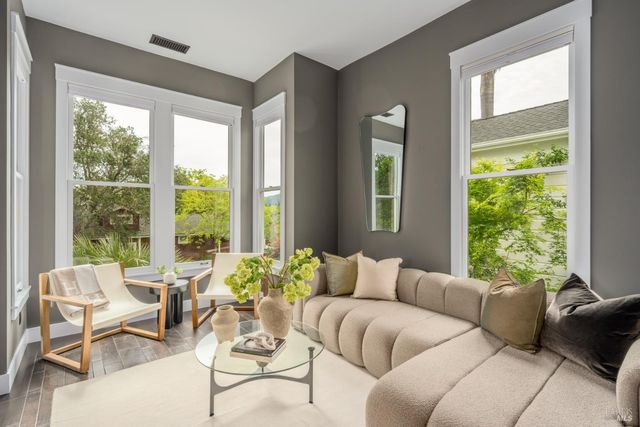 6555 Yount St, Yountville, CA 94599