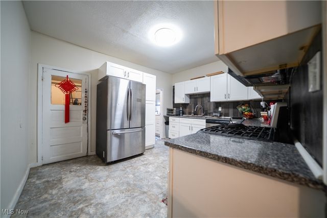 1573 Coutant Avenue, Lakewood, OH 44107