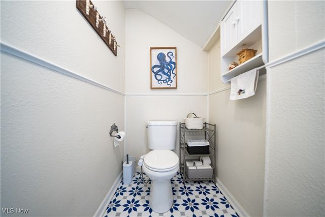 1573 Coutant Avenue, Lakewood, OH 44107