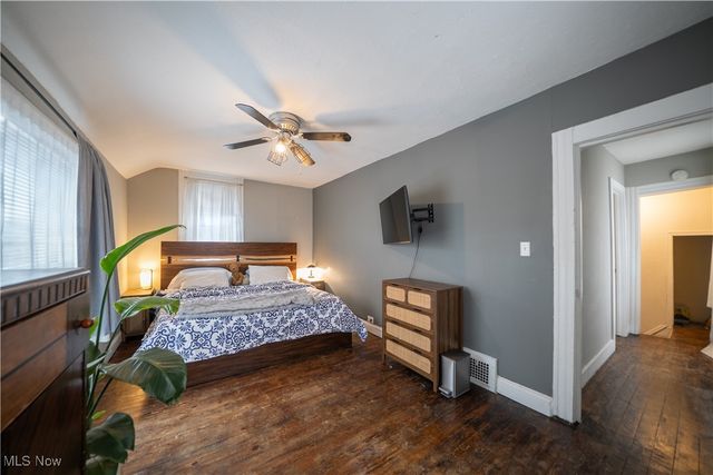 1573 Coutant Avenue, Lakewood, OH 44107