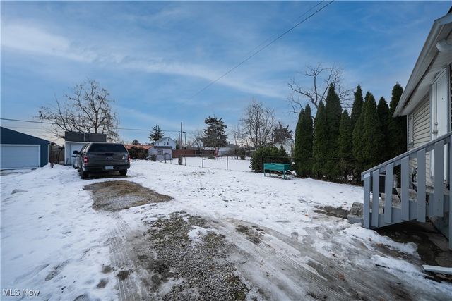 1573 Coutant Avenue, Lakewood, OH 44107