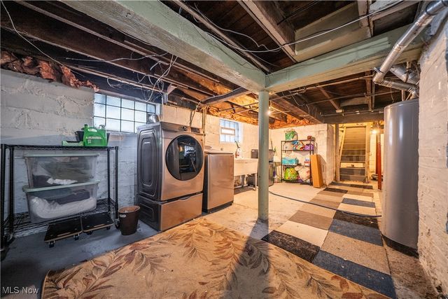 1573 Coutant Avenue, Lakewood, OH 44107