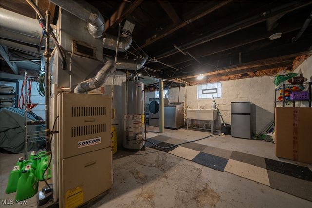 1573 Coutant Avenue, Lakewood, OH 44107