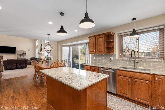 14765 Sparrow Drive, Shelby Charter Township, MI 48315