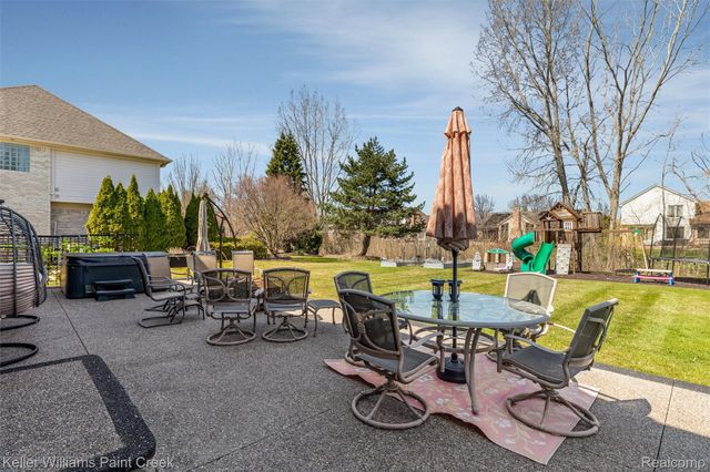 14765 Sparrow Drive, Shelby Charter Township, MI 48315