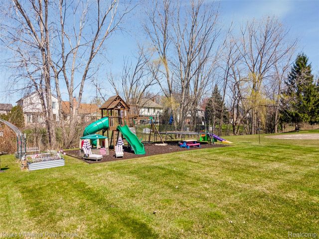 14765 Sparrow Drive, Shelby Charter Township, MI 48315