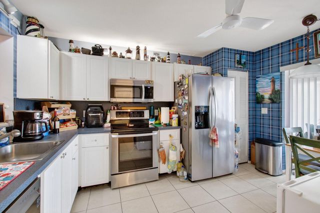 4305 LUCERNE VILLAS Lane, Lake Worth, FL 33467