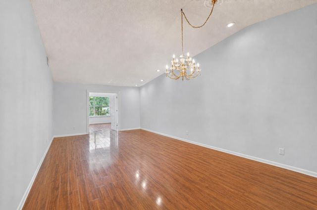 4305 LUCERNE VILLAS Lane, Lake Worth, FL 33467