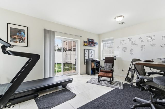 10 Mechanic St, Bayonne City, NJ 07002