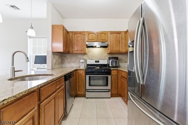 10 Mechanic St, Bayonne City, NJ 07002