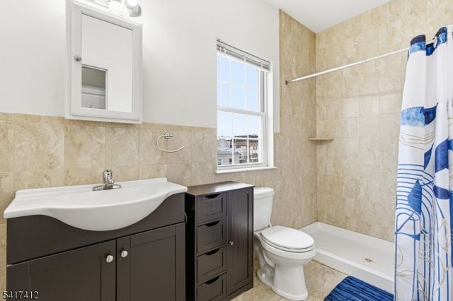 10 Mechanic St, Bayonne City, NJ 07002