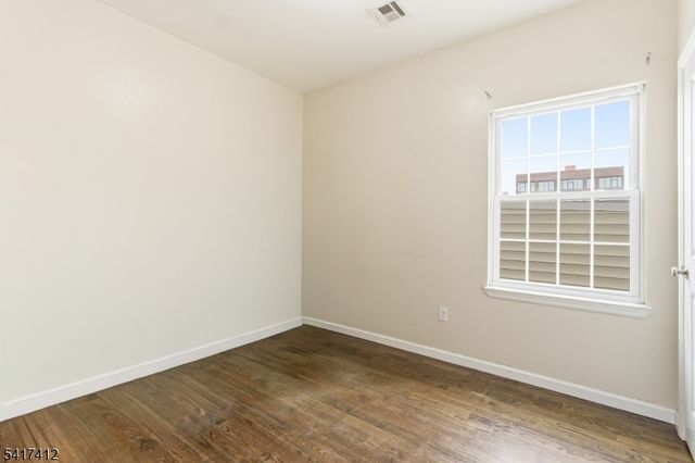 10 Mechanic St, Bayonne City, NJ 07002