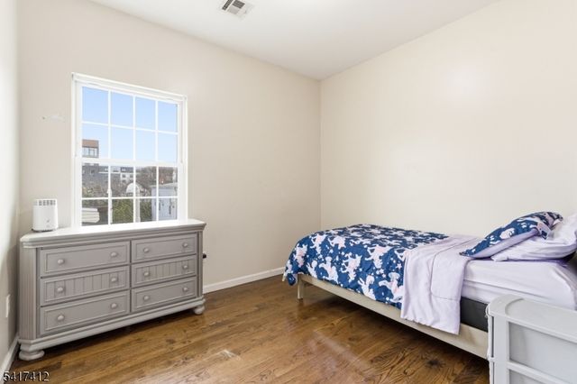 10 Mechanic St, Bayonne City, NJ 07002