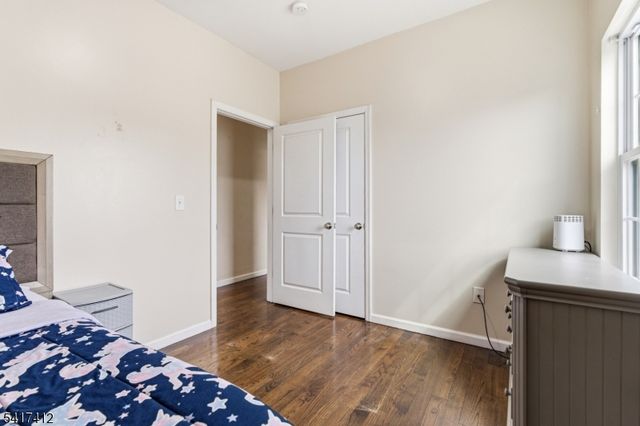 10 Mechanic St, Bayonne City, NJ 07002