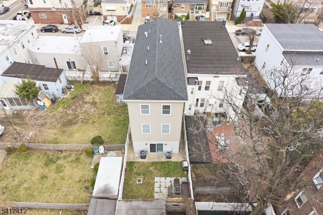 10 Mechanic St, Bayonne City, NJ 07002