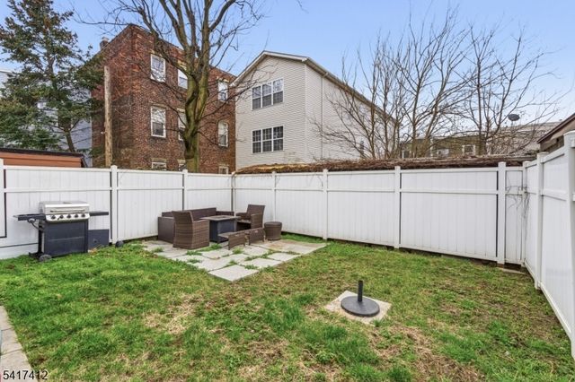 10 Mechanic St, Bayonne City, NJ 07002