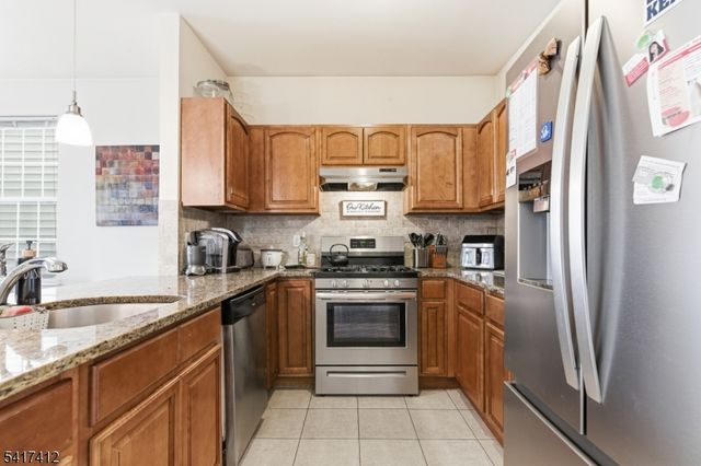 10 Mechanic St, Bayonne City, NJ 07002