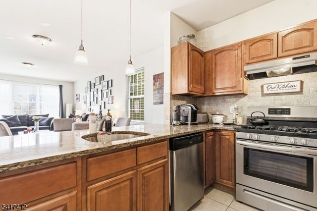 10 Mechanic St, Bayonne City, NJ 07002