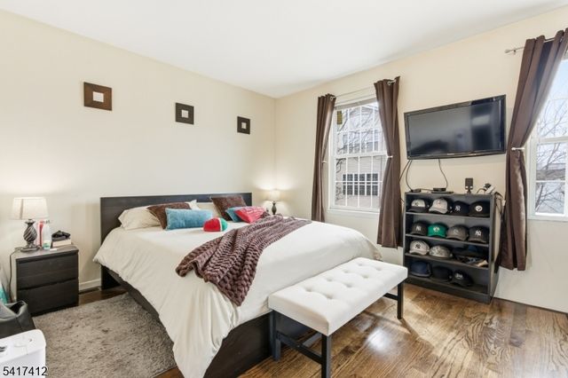 10 Mechanic St, Bayonne City, NJ 07002