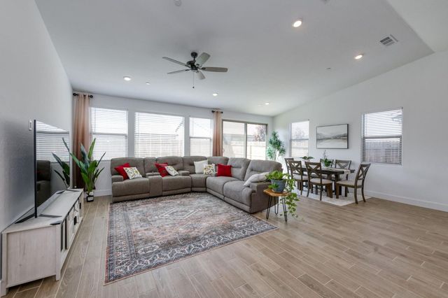 7213 E Brown Ave, Fresno, CA 93737