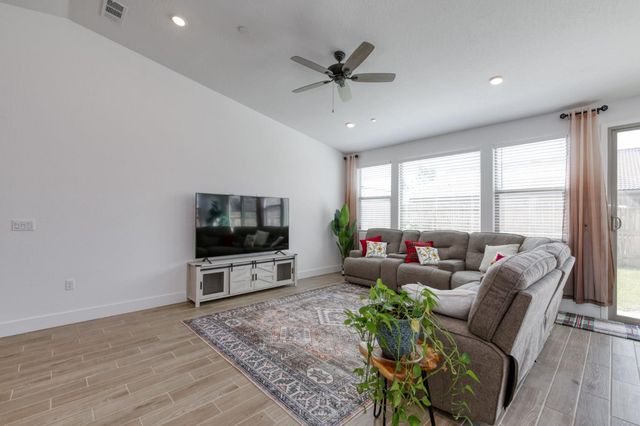 7213 E Brown Ave, Fresno, CA 93737