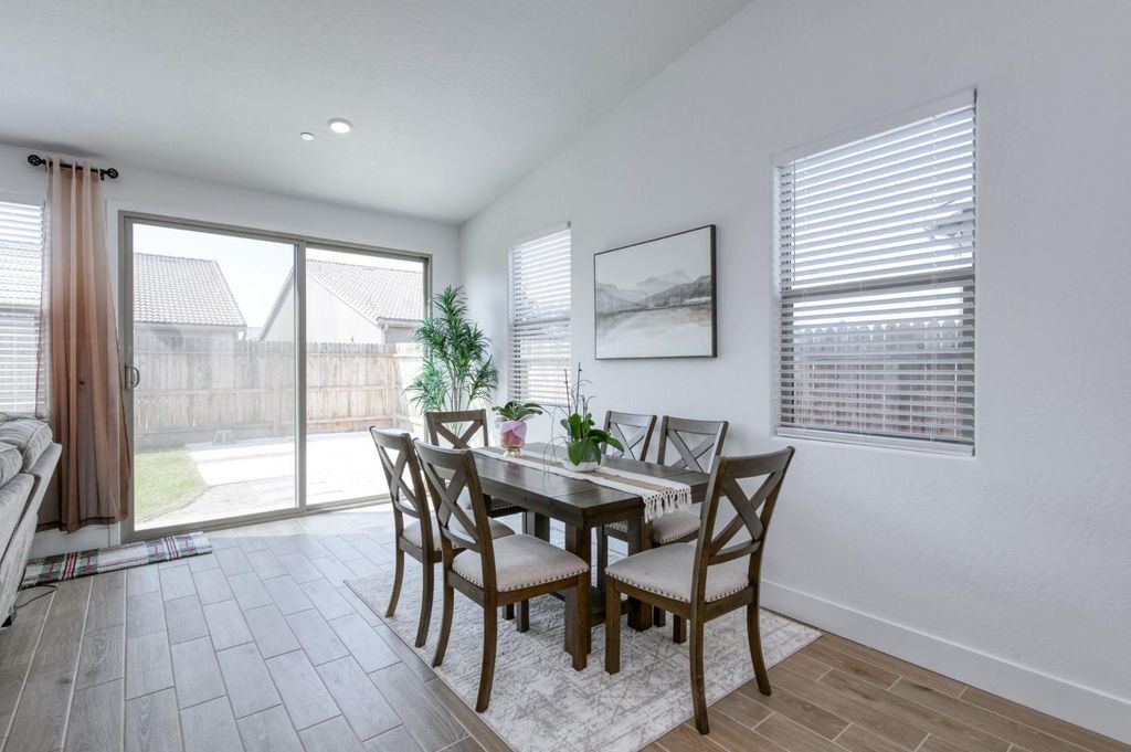 Image 17 of property listing at 7213 E Brown Ave, Fresno, CA 93737