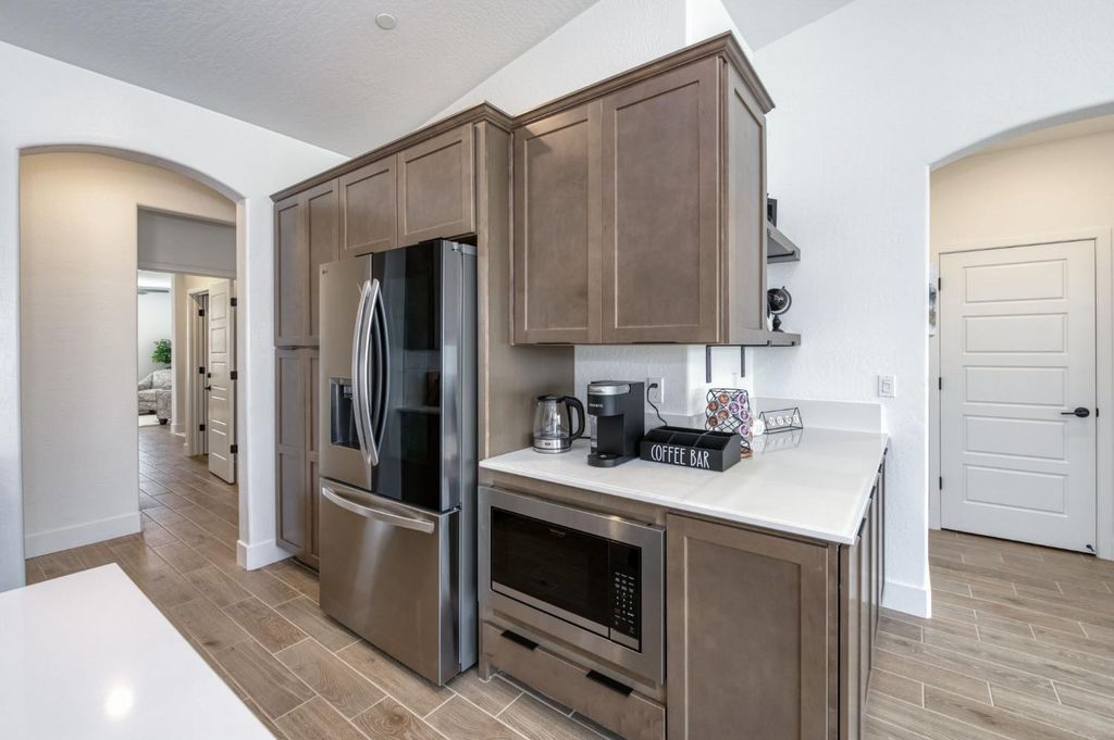 Image 24 of property listing at 7213 E Brown Ave, Fresno, CA 93737