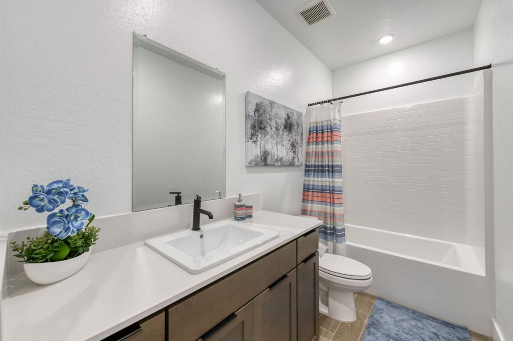 Image 29 of property listing at 7213 E Brown Ave, Fresno, CA 93737