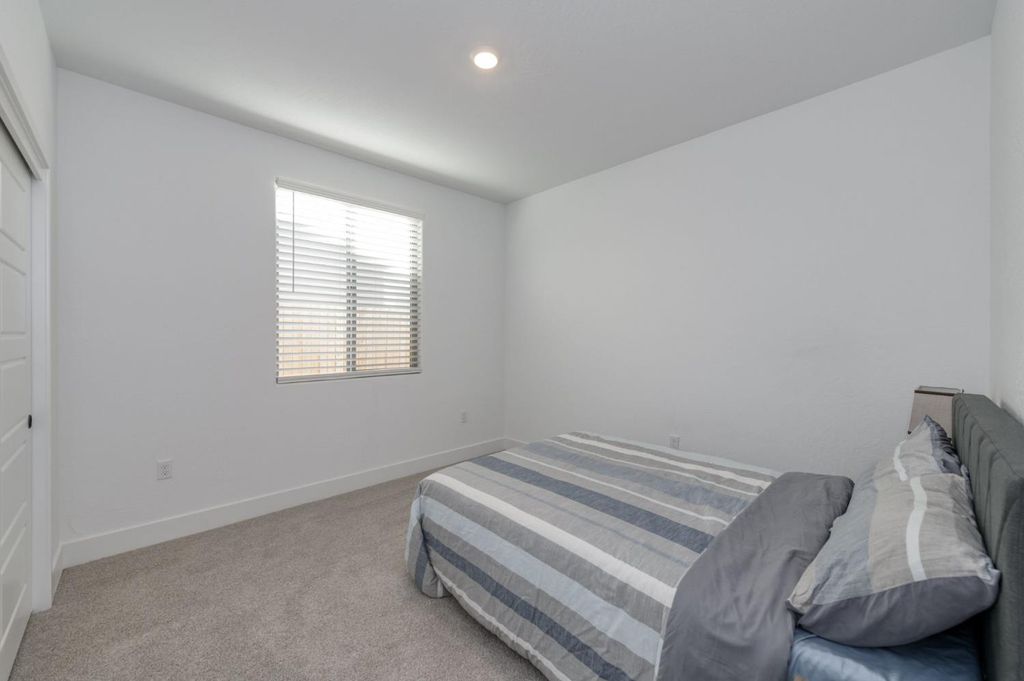 Image 30 of property listing at 7213 E Brown Ave, Fresno, CA 93737