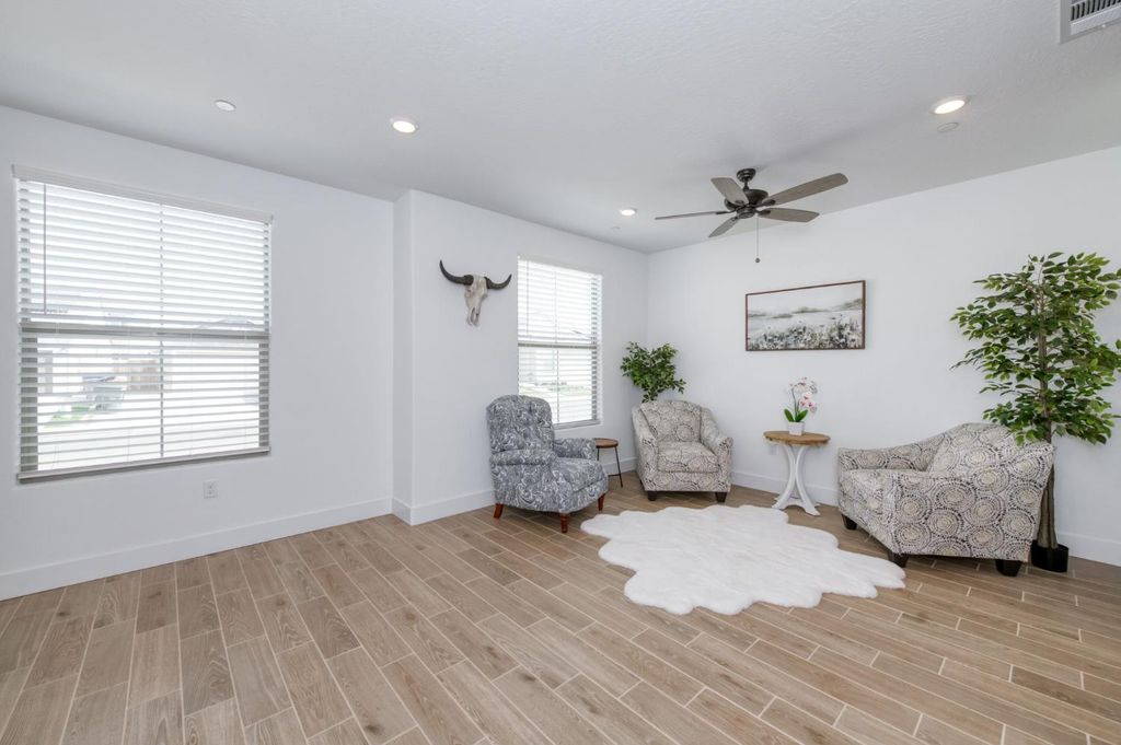 Image 31 of property listing at 7213 E Brown Ave, Fresno, CA 93737