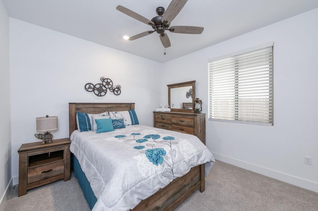 Image 39 of property listing at 7213 E Brown Ave, Fresno, CA 93737