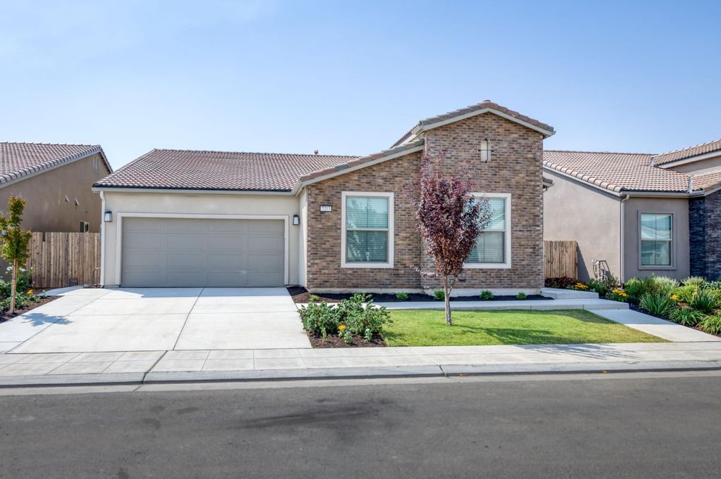 Image 4 of property listing at 7213 E Brown Ave, Fresno, CA 93737