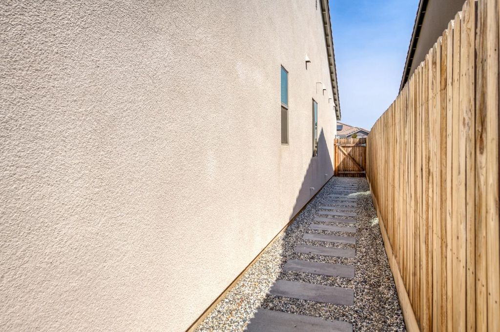 Image 51 of property listing at 7213 E Brown Ave, Fresno, CA 93737