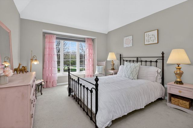 915 Rock Spring Road, Naperville, IL 60565