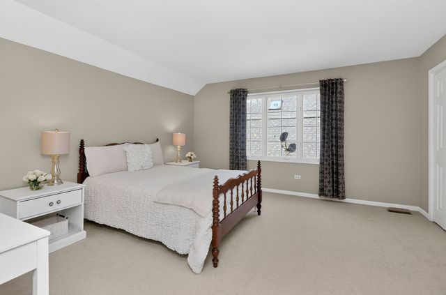 915 Rock Spring Road, Naperville, IL 60565